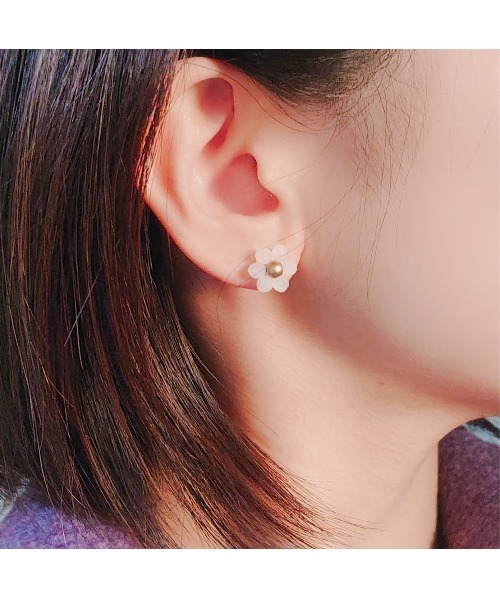 tone(トーン)の「【SunnyBOX】ビーズフラワーの一粒ピアス(MA)(ピアス(両耳用)・レディース・クリア/ブラック/ブラック×ゴールド/ホワイト/オレンジ/レッド・FREE)」の14枚目の写真