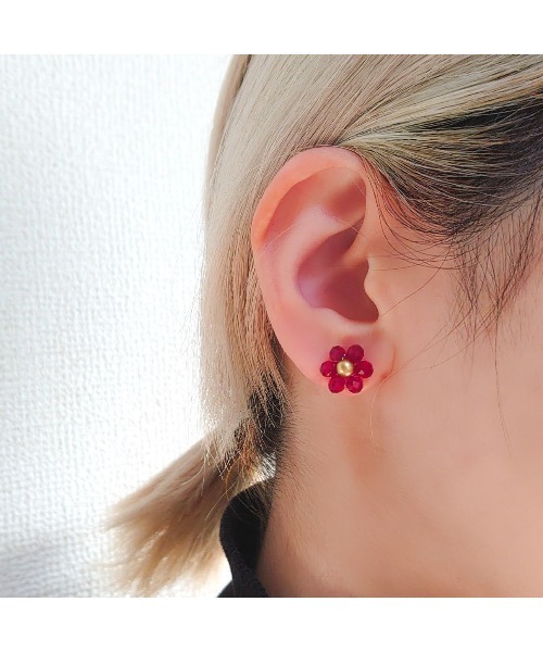 tone(トーン)の「【SunnyBOX】ビーズフラワーの一粒ピアス(MA)(ピアス(両耳用)・レディース・クリア/ブラック/ブラック×ゴールド/ホワイト/オレンジ/レッド・FREE)」の18枚目の写真