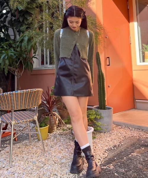 HTH(エイチティーエイチ)の「FAUX LEATHER STITCH ONEPIECE(ワンピース・レディース・ブラック・フリー)」の12枚目の写真