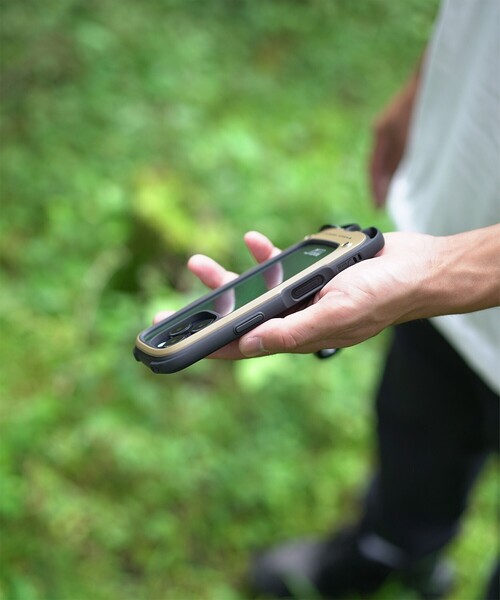 ROOT CO.(ルート)の「ROOT CO. / GRAVITY Shock Resist Case +Hold. iPhone 16Proケース(スマホケース/カバー・レディース・ブラック/カーキ/オリーブ/ホワイト・ONE SIZE)」の5枚目の写真