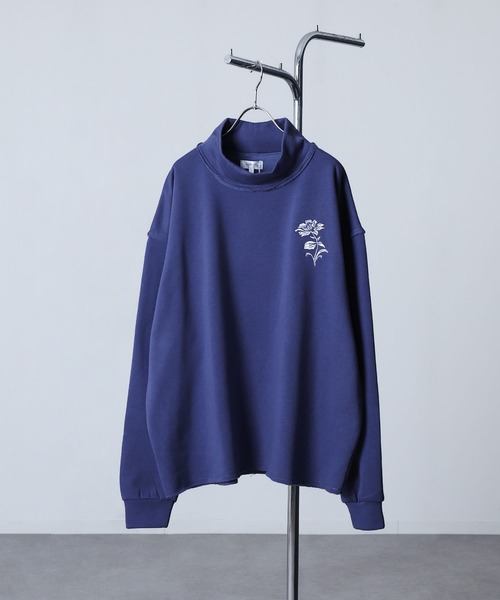 NILWAY(ニルウェイ)の「薔薇 刺繍 ハイネック オーバースウェット(スウェット・メンズ・チャコール/杢グレー/ブルー/ブラック・MEDIUM/LARGE)」の4枚目の写真