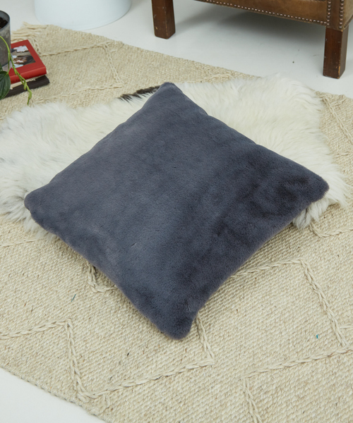 collex（コレックス）の「エコファークッションカバー 45×45㎝（クッション/クッションカバー・レディース・グレー/ベージュ・フリー）」の9枚目の写真