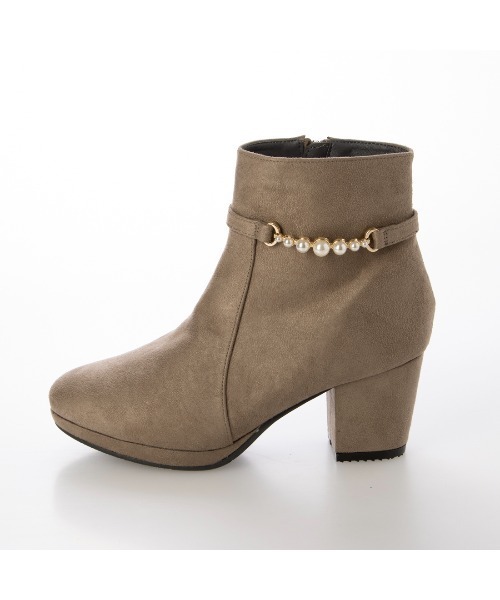 Realta（レアルタ）の「Realta(レアルタ)6.5cmヒール2WAYパールショートブーツ（ブーツ・レディース・ブラウン系その他/ブラック/ベージュ・S/M/L/LL）」の9枚目の写真
