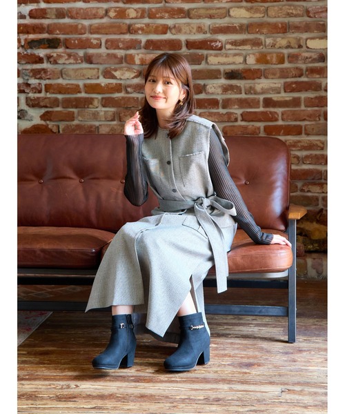 Realta（レアルタ）の「Realta(レアルタ)6.5cmヒール2WAYパールショートブーツ（ブーツ・レディース・ブラウン系その他/ブラック/ベージュ・S/M/L/LL）」の6枚目の写真