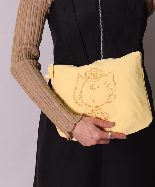 PEANUTS（ピーナッツ）の「(ACT)【PEANUTS】フェイス 刺繍 ナイロン ポーチ（ポーチ・レディース・ライトピンク/ダークベージュ/チャコールグレー/スカイブルー/ブラック/イエロー/アイボリー/セージグリーン・ONE SIZE）」の7枚目の写真