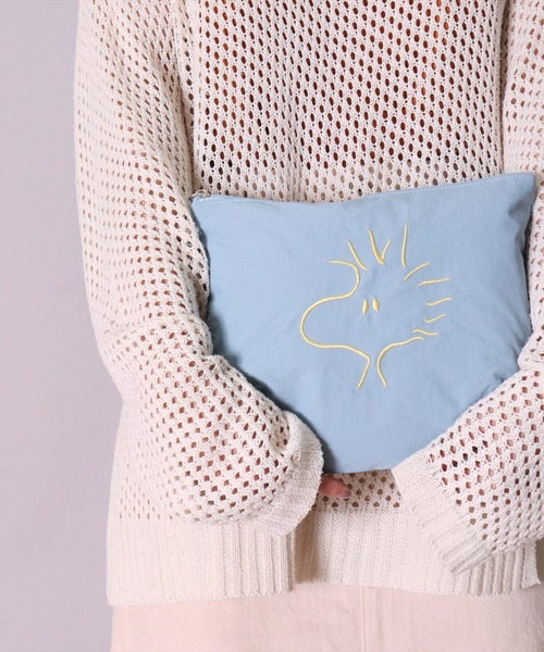 PEANUTS（ピーナッツ）の「(ACT)【PEANUTS】フェイス 刺繍 ナイロン ポーチ（ポーチ・レディース・ライトピンク/ダークベージュ/チャコールグレー/スカイブルー/ブラック/イエロー/アイボリー/セージグリーン・ONE SIZE）」の6枚目の写真