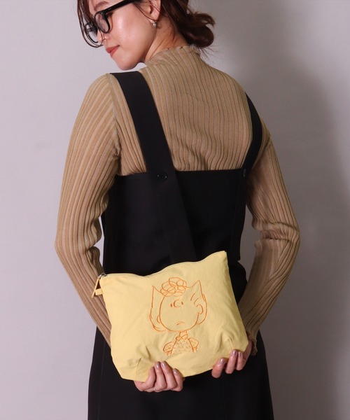 PEANUTS（ピーナッツ）の「(ACT)【PEANUTS】フェイス 刺繍 ナイロン ポーチ（ポーチ・レディース・ライトピンク/ダークベージュ/チャコールグレー/スカイブルー/ブラック/イエロー/アイボリー/セージグリーン・ONE SIZE）」の10枚目の写真