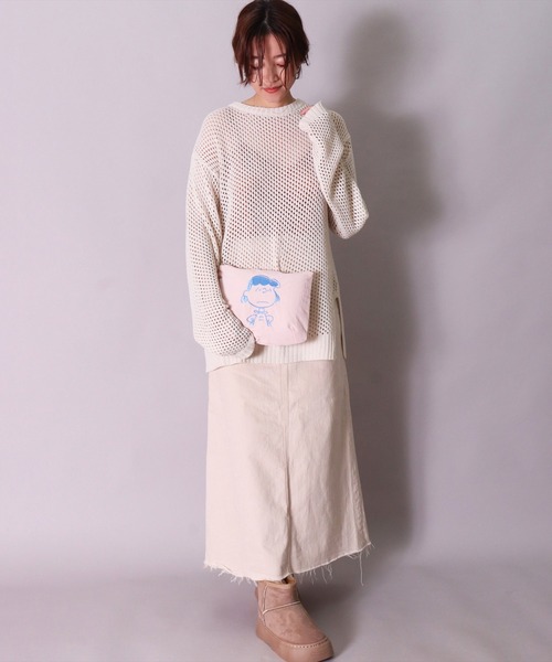 PEANUTS（ピーナッツ）の「(ACT)【PEANUTS】フェイス 刺繍 ナイロン ポーチ（ポーチ・レディース・ライトピンク/ダークベージュ/チャコールグレー/スカイブルー/ブラック/イエロー/アイボリー/セージグリーン・ONE SIZE）」の11枚目の写真