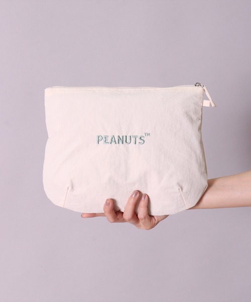 PEANUTS（ピーナッツ）の「(ACT)【PEANUTS】フェイス 刺繍 ナイロン ポーチ（ポーチ・レディース・ライトピンク/ダークベージュ/チャコールグレー/スカイブルー/ブラック/イエロー/アイボリー/セージグリーン・ONE SIZE）」の14枚目の写真
