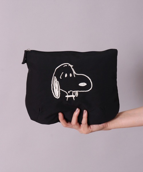 PEANUTS（ピーナッツ）の「(ACT)【PEANUTS】フェイス 刺繍 ナイロン ポーチ（ポーチ・レディース・ライトピンク/ダークベージュ/チャコールグレー/スカイブルー/ブラック/イエロー/アイボリー/セージグリーン・ONE SIZE）」の15枚目の写真