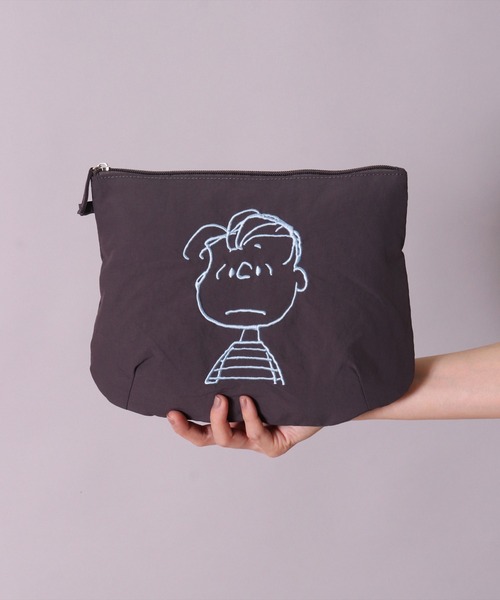 PEANUTS（ピーナッツ）の「(ACT)【PEANUTS】フェイス 刺繍 ナイロン ポーチ（ポーチ・レディース・ライトピンク/ダークベージュ/チャコールグレー/スカイブルー/ブラック/イエロー/アイボリー/セージグリーン・ONE SIZE）」の17枚目の写真