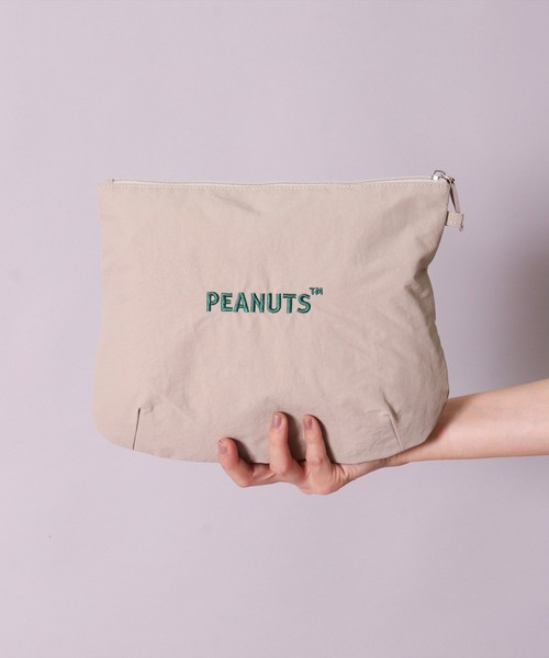 PEANUTS（ピーナッツ）の「(ACT)【PEANUTS】フェイス 刺繍 ナイロン ポーチ（ポーチ・レディース・ライトピンク/ダークベージュ/チャコールグレー/スカイブルー/ブラック/イエロー/アイボリー/セージグリーン・ONE SIZE）」の20枚目の写真