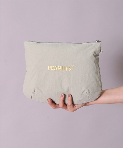 PEANUTS（ピーナッツ）の「(ACT)【PEANUTS】フェイス 刺繍 ナイロン ポーチ（ポーチ・レディース・ライトピンク/ダークベージュ/チャコールグレー/スカイブルー/ブラック/イエロー/アイボリー/セージグリーン・ONE SIZE）」の22枚目の写真