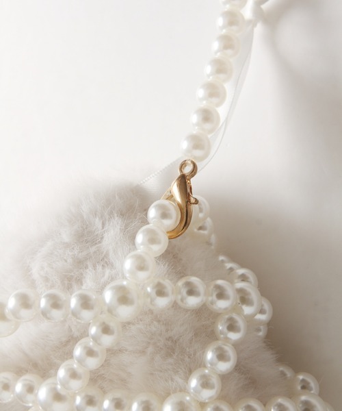 tocco closet(トッコ クローゼット)の「【ZOZO限定】パールファー巾着バッグ(ショルダーバッグ・レディース・グレー/オフホワイト・FREE)」の9枚目の写真