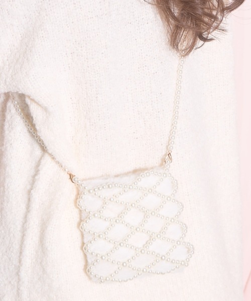 tocco closet(トッコ クローゼット)の「【ZOZO限定】パールファー巾着バッグ(ショルダーバッグ・レディース・グレー/オフホワイト・FREE)」の19枚目の写真