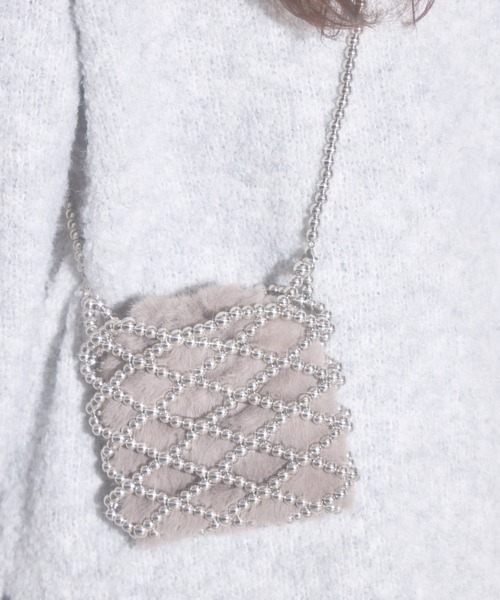 tocco closet(トッコ クローゼット)の「【ZOZO限定】パールファー巾着バッグ(ショルダーバッグ・レディース・グレー/オフホワイト・FREE)」の12枚目の写真