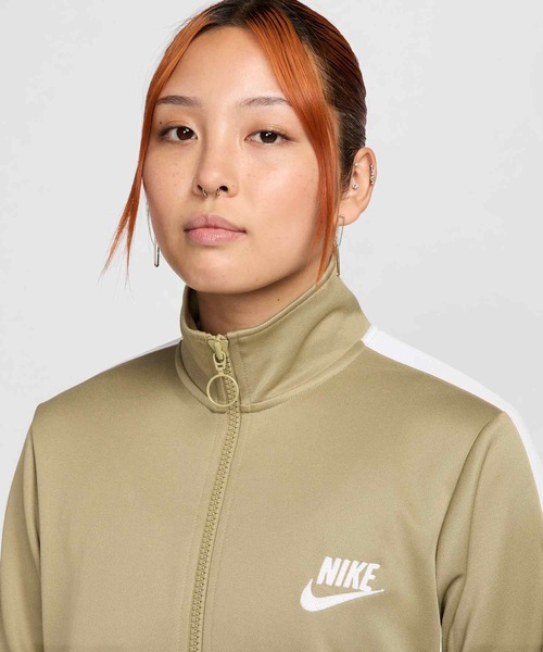 NIKE(ナイキ)の「ナイキ スポーツウェア ウィメンズ ニット ジャケット / Nike Sportswear Women's Knit Jacket HF4707-276 Neutral Olive(ジャージ・レディース・ライトオリーブ・2XL/L/M/S/XL/XS)」の4枚目の写真