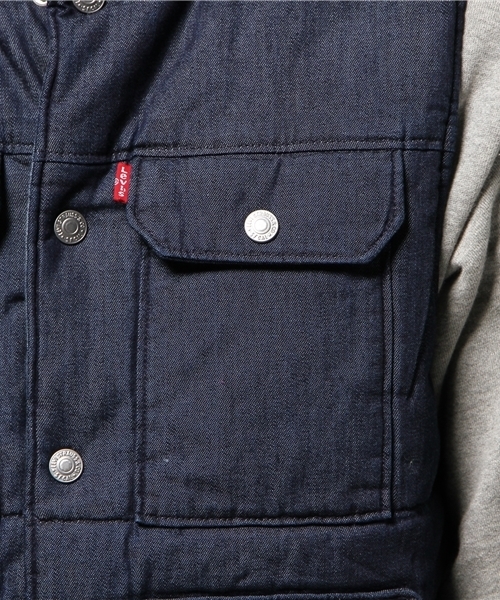 Levi's（リーバイス）の「Thermore（サーモア）ベスト（ダウンベスト・メンズ・インディゴブルー・MEDIUM/SMALL/LARGE/X-SMALL）」の4枚目の写真