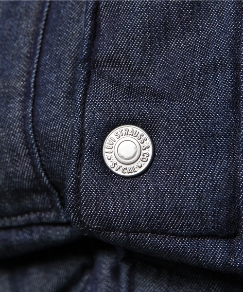 Levi's（リーバイス）の「Thermore（サーモア）ベスト（ダウンベスト・メンズ・インディゴブルー・MEDIUM/SMALL/LARGE/X-SMALL）」の6枚目の写真