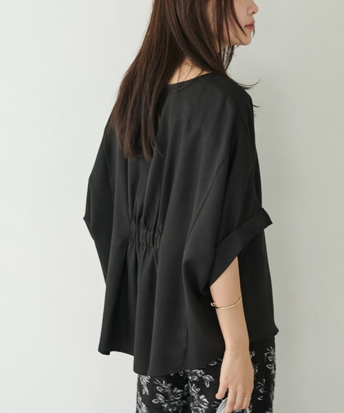 LAVEANGE（ラビアンジェ）の「【好機能シリーズ】接触冷感/UVカット/タックブラウス（シャツ/ブラウス・レディース・ブラック/ブラウン/ベージュ・M/LL/3L/4L/5L）」の7枚目の写真