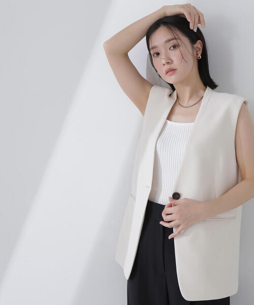 NATURAL BEAUTY BASIC(ナチュラルビューティーベーシック)の「◇ノーカラーミニマルジレ(その他アウター・レディース・ダークブラウン/オフホワイト・FREE)」の5枚目の写真