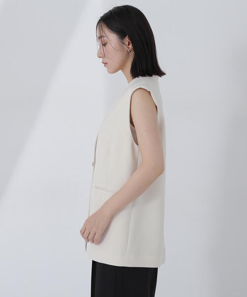 NATURAL BEAUTY BASIC(ナチュラルビューティーベーシック)の「◇ノーカラーミニマルジレ(その他アウター・レディース・ダークブラウン/オフホワイト・FREE)」の11枚目の写真