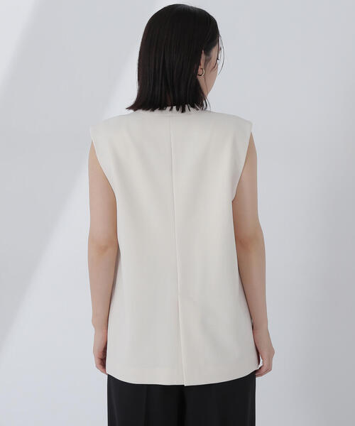 NATURAL BEAUTY BASIC(ナチュラルビューティーベーシック)の「◇ノーカラーミニマルジレ(その他アウター・レディース・ダークブラウン/オフホワイト・FREE)」の12枚目の写真