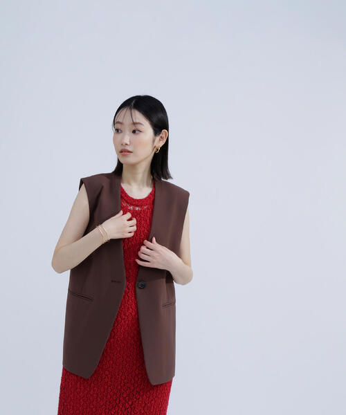 NATURAL BEAUTY BASIC(ナチュラルビューティーベーシック)の「◇ノーカラーミニマルジレ(その他アウター・レディース・ダークブラウン/オフホワイト・FREE)」の20枚目の写真