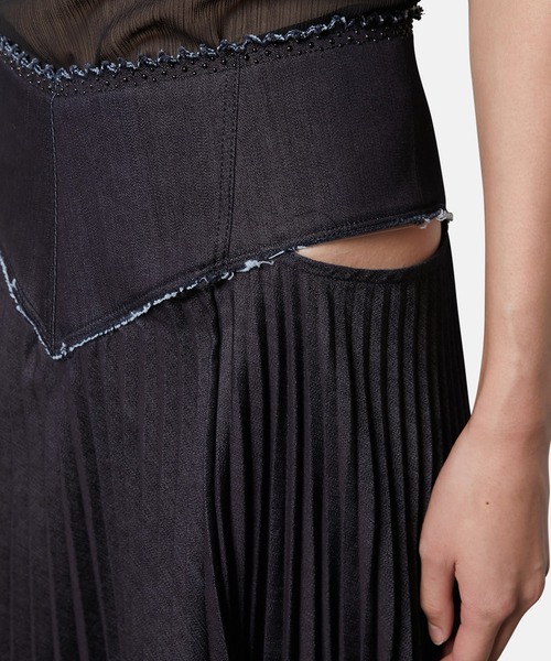 iRENE(アイレネ)の「ピンキングカットプリーツスカート / Pinkingcut Pleated Skirt(スカート・レディース・インディゴブルー・38/36/34)」の7枚目の写真