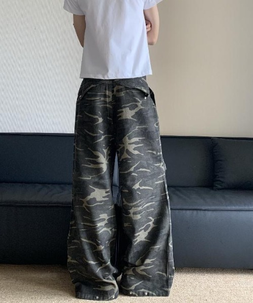 FreeZone(フリーゾーン)の「【 裾絞り可能 】ワイドシルエットミリタリー カーゴパンツ(カーゴパンツ・メンズ・ダークグリーン・SMALL/MEDIUM/LARGE)」の4枚目の写真