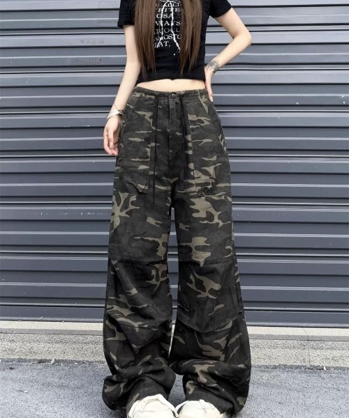 FreeZone(フリーゾーン)の「【 裾絞り可能 】ワイドシルエットミリタリー カーゴパンツ(カーゴパンツ・メンズ・ダークグリーン・SMALL/MEDIUM/LARGE)」の18枚目の写真