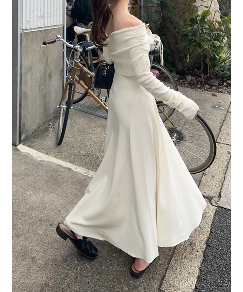 Ogue.（オグ）の「[ Ogue. ] one shoulder dcollet knit op （ワンショルダーデコルテニットワンピース）（ワンピース・レディース・ライトグレー/アイボリー・FREE）」の22枚目の写真