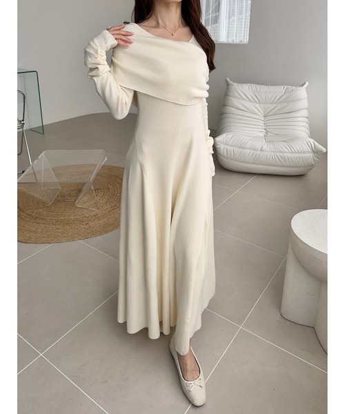 Ogue.（オグ）の「[ Ogue. ] one shoulder dcollet knit op （ワンショルダーデコルテニットワンピース）（ワンピース・レディース・ライトグレー/アイボリー・FREE）」の6枚目の写真
