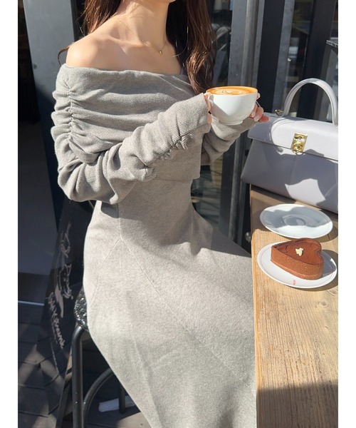 Ogue.（オグ）の「[ Ogue. ] one shoulder dcollet knit op （ワンショルダーデコルテニットワンピース）（ワンピース・レディース・ライトグレー/アイボリー・FREE）」の12枚目の写真