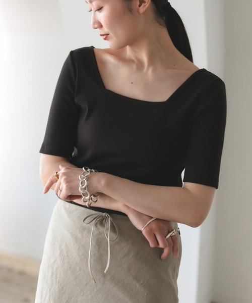 別注】スタイリスト佐藤佳菜子 × SLOANE / スクエアネック リブ T