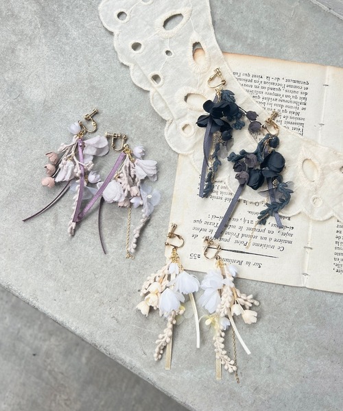 m.soeur（エムスール）の「スズランの花束ピアス（ピアス（両耳用）・レディース・ホワイト/ブラック/グレー・FREE）」の9枚目の写真