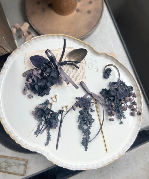 m.soeur（エムスール）の「スズランの花束ピアス（ピアス（両耳用）・レディース・ホワイト/ブラック/グレー・FREE）」の11枚目の写真