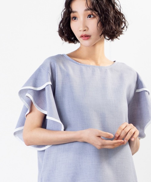 MILLION CARATS(ミリオンカラッツ)の「二の腕カバーにも◎ 夏映えする涼しげフレア袖トップス(シャツ/ブラウス・レディース・ベージュ/オフホワイト/サックスブルー・FREE)」の3枚目の写真