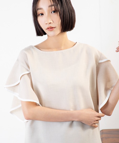 MILLION CARATS(ミリオンカラッツ)の「二の腕カバーにも◎ 夏映えする涼しげフレア袖トップス(シャツ/ブラウス・レディース・ベージュ/オフホワイト/サックスブルー・FREE)」の12枚目の写真
