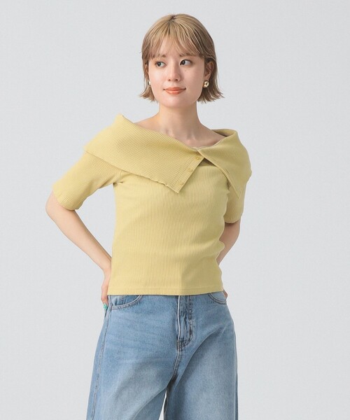 Ray BEAMS（レイビームス）の「ビッグカラー オフショルダー Tシャツ（Tシャツ/カットソー・レディース・クリーム/ブラック/ダークブラウン・ONE SIZE）」の3枚目の写真