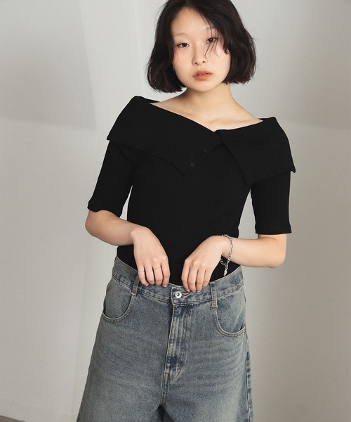 Ray BEAMS（レイビームス）の「ビッグカラー オフショルダー Tシャツ（Tシャツ/カットソー・レディース・クリーム/ブラック/ダークブラウン・ONE SIZE）」の6枚目の写真