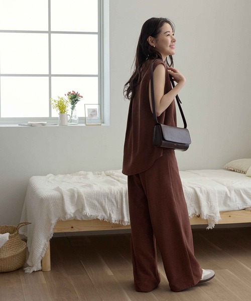 CHAN ME(チャンミ)の「麻調キーネックブラウス(シャツ/ブラウス・レディース・チャコールグレー/ブラック/グレイッシュベージュ/サックスブルー/グリーン/バーガンディー・MEDIUM/LARGE/X-LARGE)」の21枚目の写真