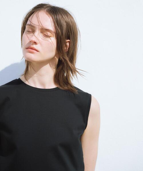 OPAQUE.CLIP(オペークドットクリップ)の「《5色展開》ベーシックノースリーブトップス【接触冷感/洗濯機洗い可】(タンクトップ・レディース・ホワイト/ブラック/ブラウン系その他5/ライトイエロー系8/チャコールグレー・40/38/42/36)」の7枚目の写真