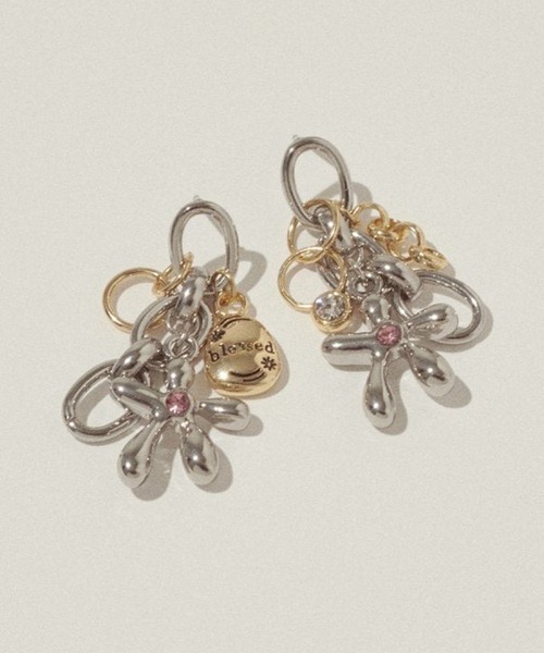 GOLDY(ゴールディ)の「【GOLDY】カラー グリント フラワー チャーム ピアス 1250402(ピアス(両耳用)・レディース・シルバー/ゴールド/シルバー×ゴールド・FREE)」の1枚目の写真