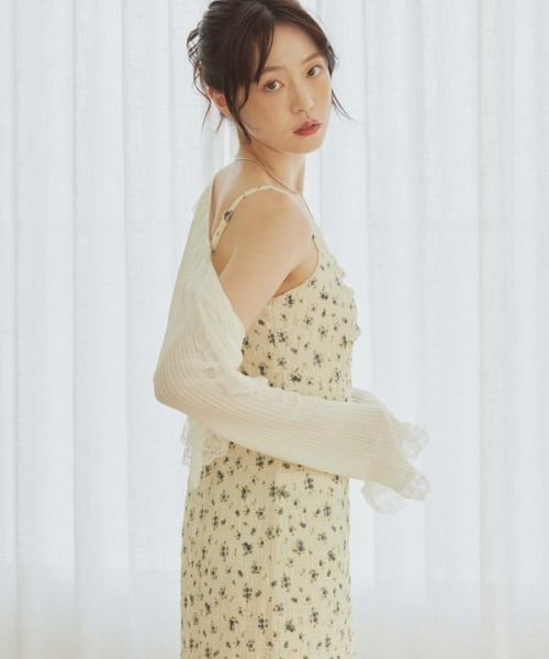 archives(アルシーヴ)の「花柄フリルカットキャミワンピース(ワンピース・レディース・アイボリー/ブラック・MEDIUM)」の16枚目の写真