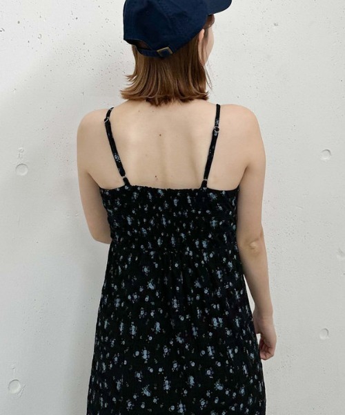 小花柄 ギャザー キャミ ワンピース 切替 フリル スリット入り 小花柄 ギャザー ワンピース ドレス スリット入り 半袖/キャミ