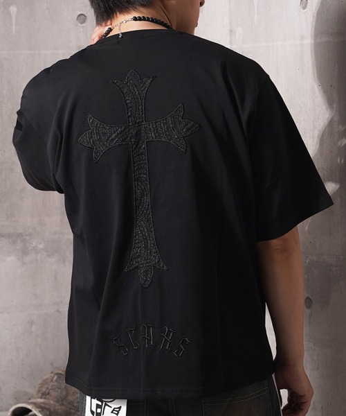 1111clothing（ワンフォークロージング）の「ペイズリークロス アップリケ Tシャツ / Paisley Cross Applique T-Shirt（Tシャツ/カットソー・メンズ・ブラック×ホワイト/ブラック×ブラック/ホワイト×ブラック・M/XL/L）」の3枚目の写真