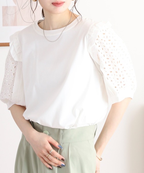 BRODIAEA(ブローディア)の「BRODIAEA 袖レースフリル付きカットソー(Tシャツ/カットソー・レディース・ブラック/ネイビー/オフホワイト/グレー・40)」の2枚目の写真