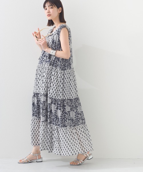OMNES(オムネス)の「コットンボイル総柄ティアートワンピース(ワンピース・レディース・ネイビー/パープル/マスタード/ブルー・FREE)」の6枚目の写真