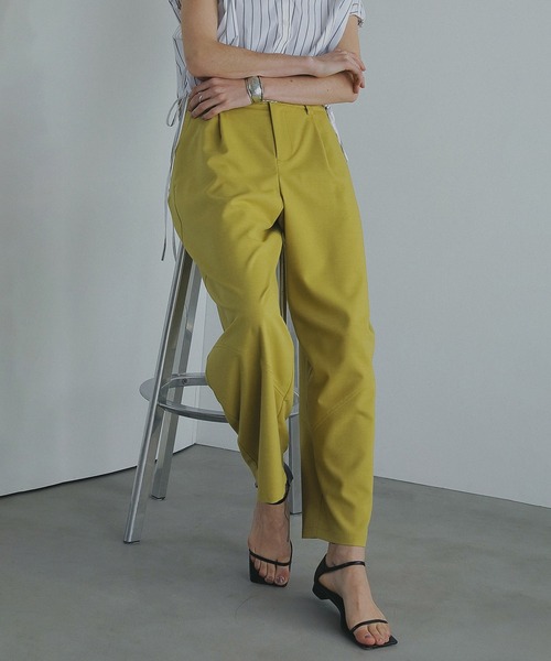 MANOF(マノフ)の「COCOON PANEL PANTS(その他パンツ・レディース・ベージュ/イエロー/チャコールグレー・S/M)」の3枚目の写真